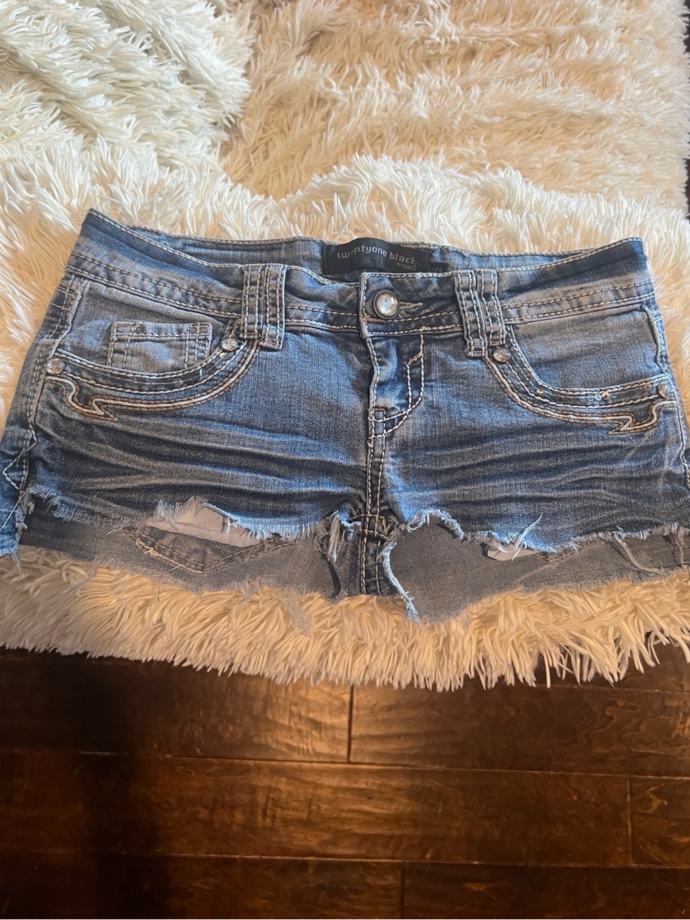 Twentyone Black Rue21 Y2K Embellished Distressed Denim Shorts Size 1/2R
